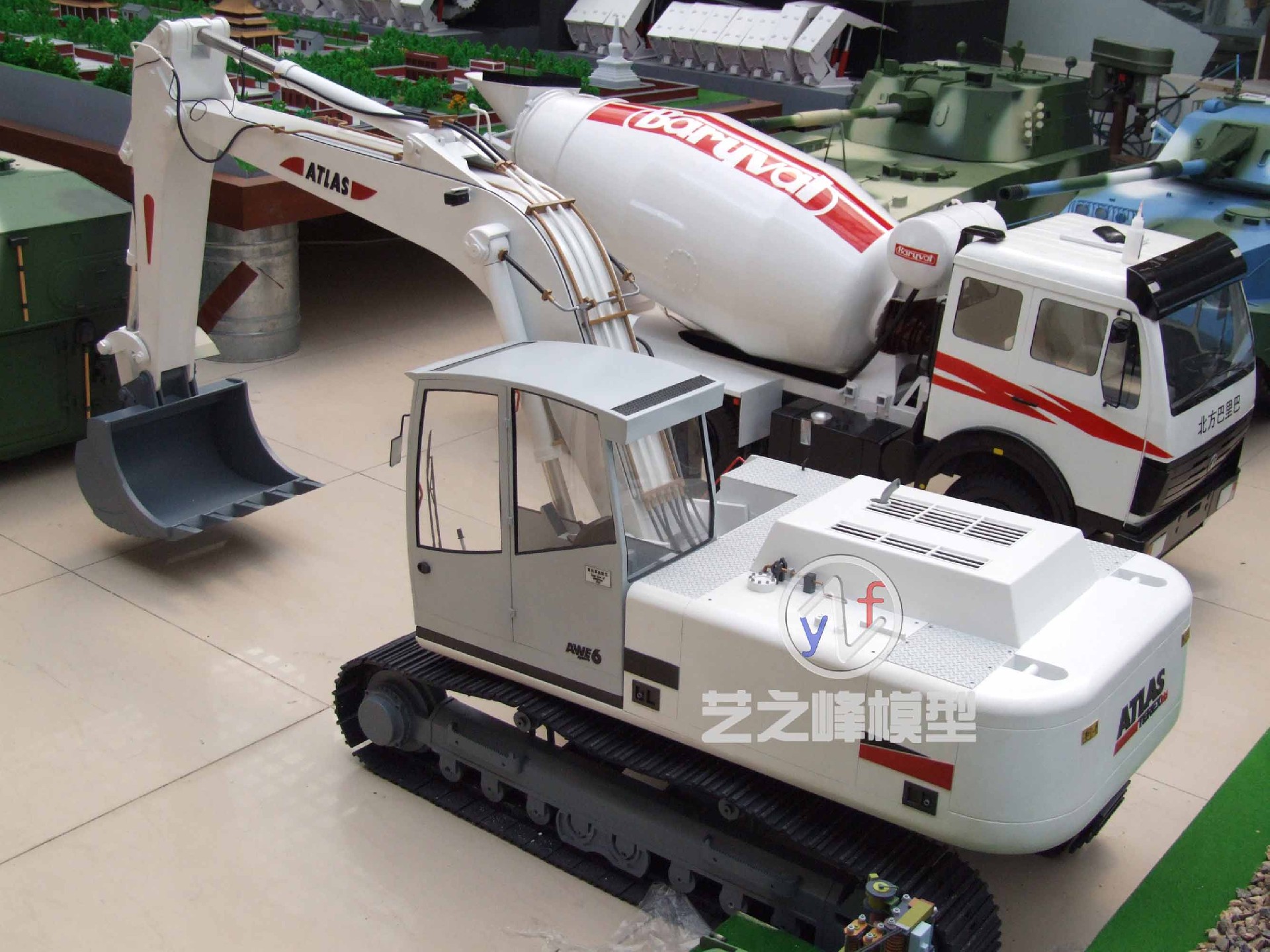 挖掘机及罐车模型